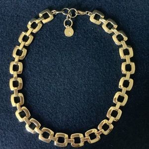 Vintage Anna Klein gold tone necklace.